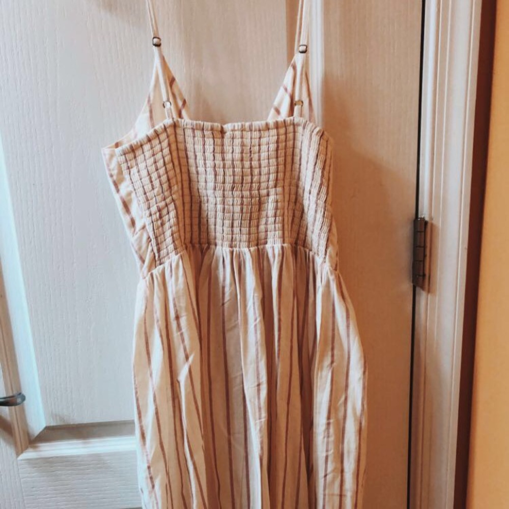 White Flowy Dress w/stripes 💫 - Picture 6 of 7